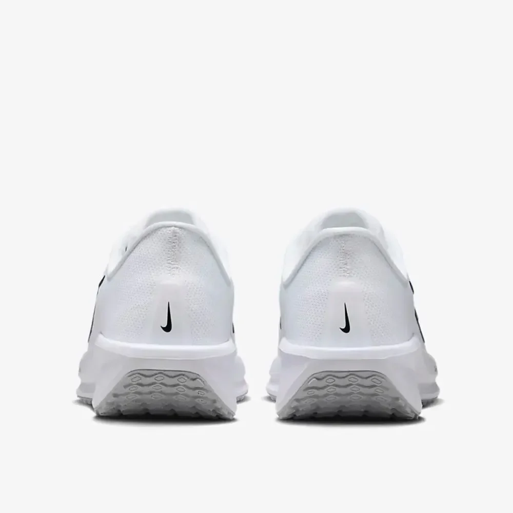 Nike Quest 6 Sneakers